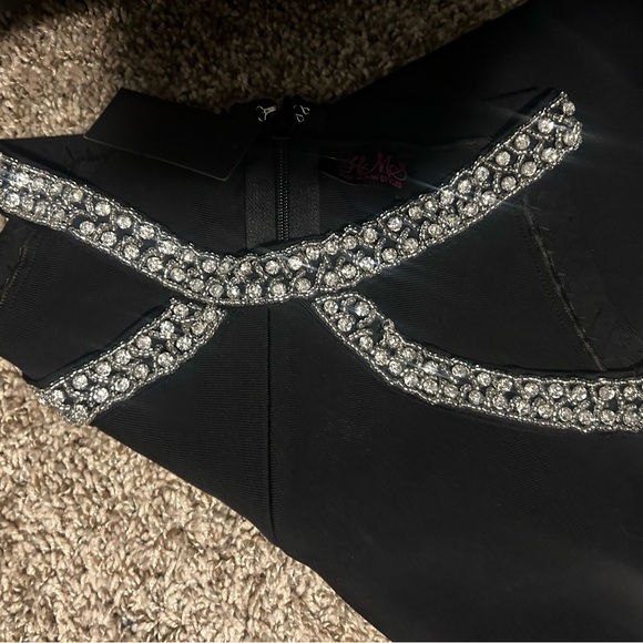 Black Leggings with Silver Accents - Picture 4 of 7